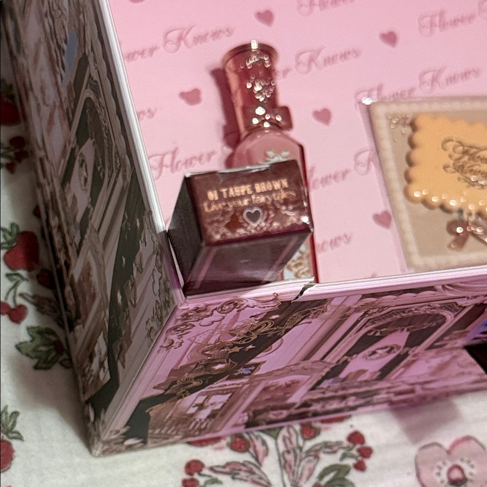 Flower Knows Gift Set - Picture 7 of 13